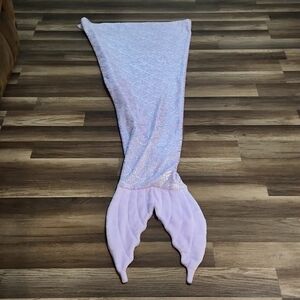 Pillowfort Oversized Purple/ Silver Mermaid Blanket
